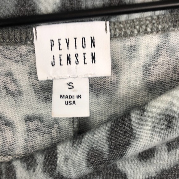 Peyton Jensen Gray Leopard Print Top (S) - Picture 4 of 7